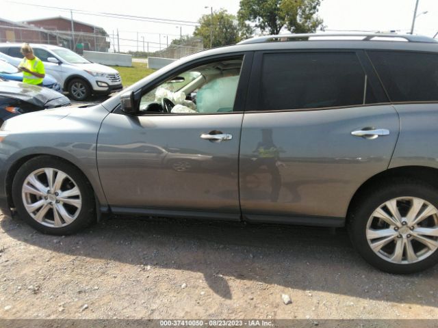 5N1DR2MN3JC656701 Nissan Pathfinder Sl