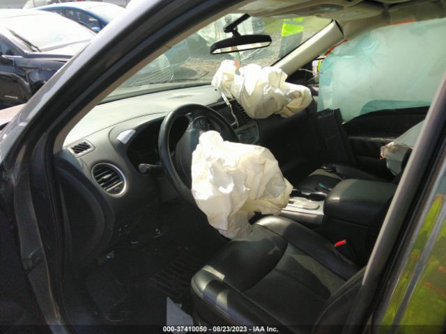 5N1DR2MN3JC656701 Nissan Pathfinder Sl