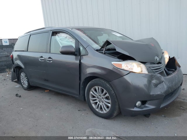 2015 TOYOTA SIENNA XLE/XLE AAS/LTD VIN: 5TDYK3DC2FS556268