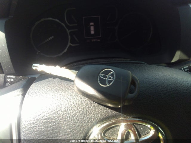 5TFDY5F17KX818908 Toyota Tundra Sr5 5.7l V8