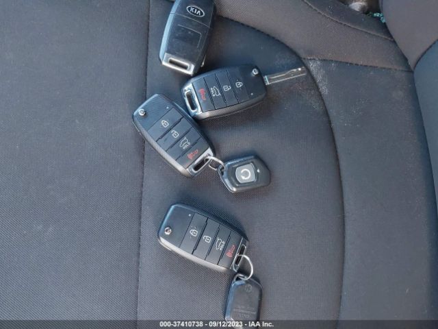 KNDJN2A21K7688408 KIA Soul Base