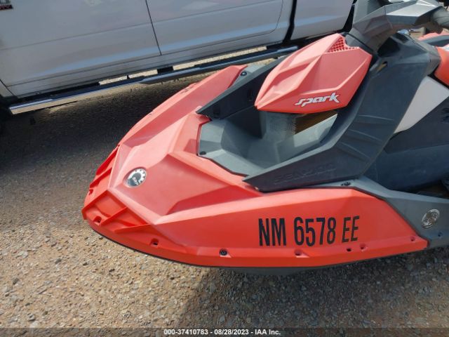 2016 SEADOO SPARK YDV56712D616      Photo 5