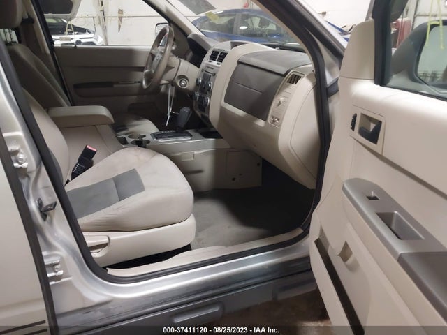 2008 FORD ESCAPE XLT VIN: 1FMCU03128KB92877