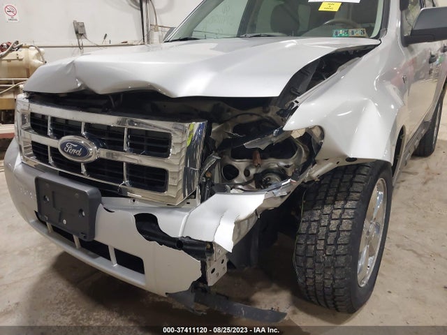 2008 FORD ESCAPE XLT VIN: 1FMCU03128KB92877