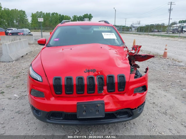 1C4PJMCXXJD608579 Jeep Cherokee Latitude