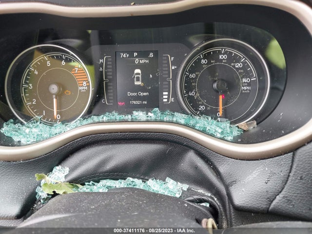 1C4PJMCXXJD608579 Jeep Cherokee Latitude