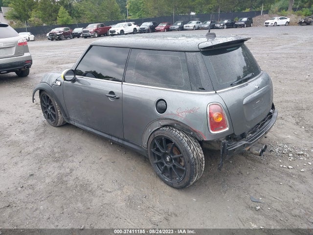 2010 MINI COOPER HARDTOP WMWMF7C56ATZ74062 Photo 2