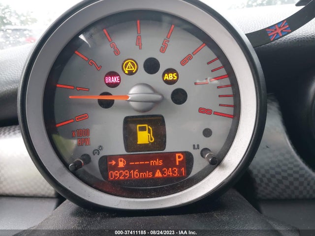 2010 MINI COOPER HARDTOP WMWMF7C56ATZ74062 Photo 6