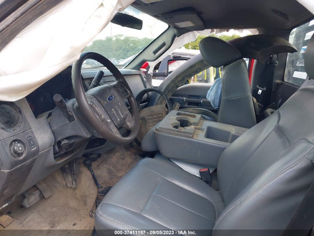 2016 Ford F-550, VIN: 1FDUF5HT0GED30998