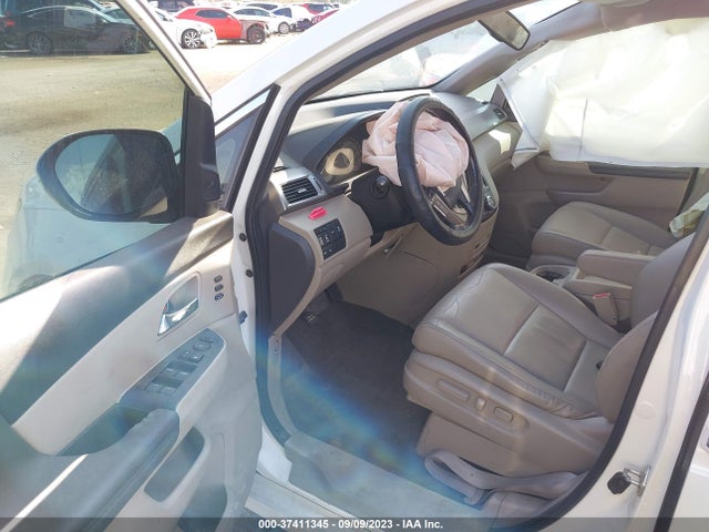 Honda Odyssey Touring 2016 5FNRL5H96GB085792 Image 5