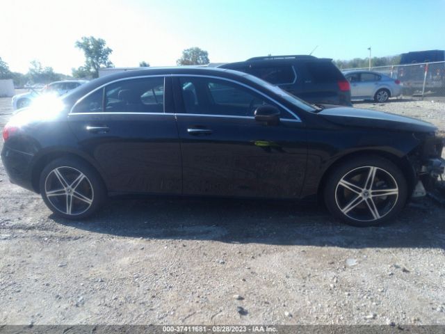 WDD3G4FB4KW021271 Mercedes-Benz A-class A 220