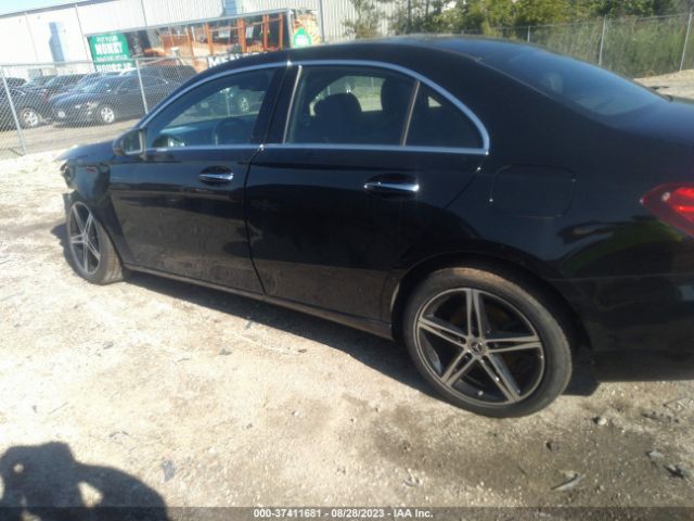 WDD3G4FB4KW021271 Mercedes-Benz A-class A 220