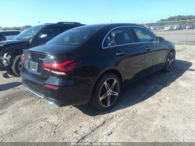 WDD3G4FB4KW021271 Mercedes-Benz A-class A 220