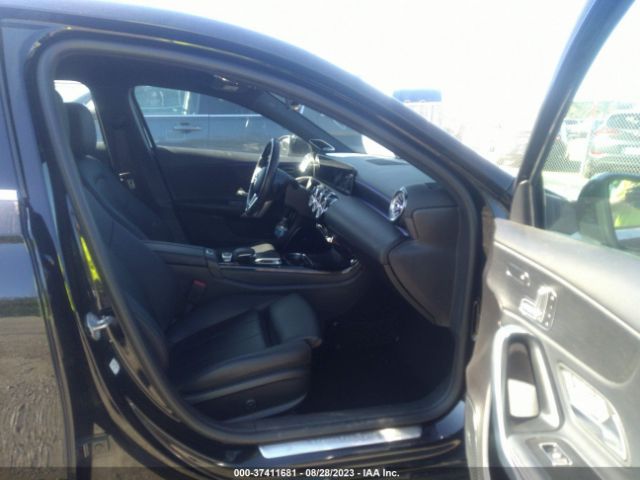 WDD3G4FB4KW021271 Mercedes-Benz A-class A 220
