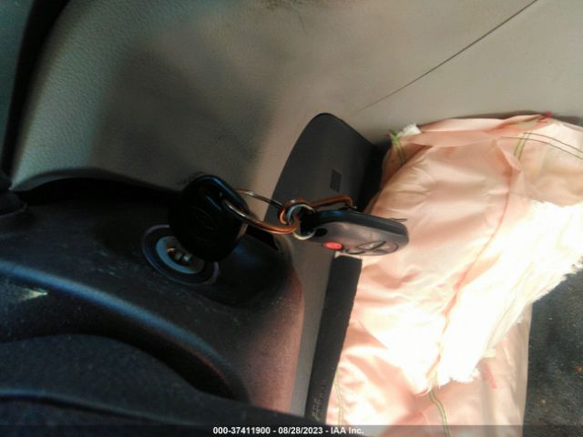 5TDKK3DC5FS658721 Toyota SIENNA LE