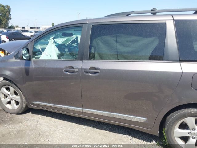 5TDKK3DC5FS658721 Toyota SIENNA LE