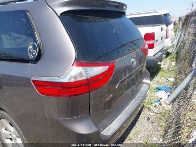 5TDKK3DC5FS658721 Toyota SIENNA LE