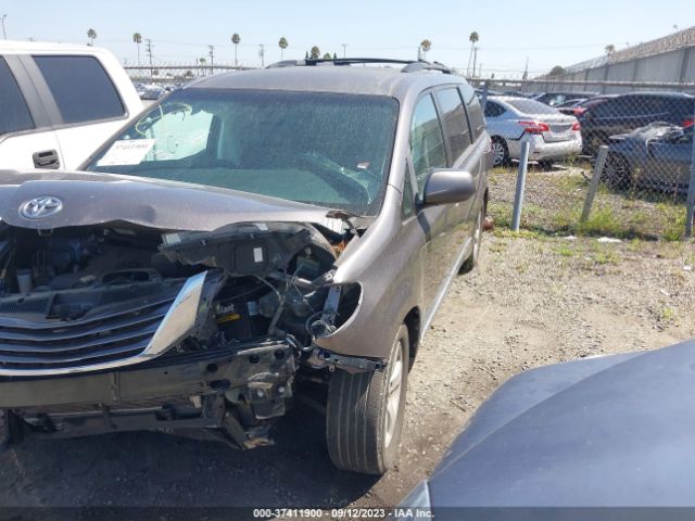 5TDKK3DC5FS658721 Toyota SIENNA LE