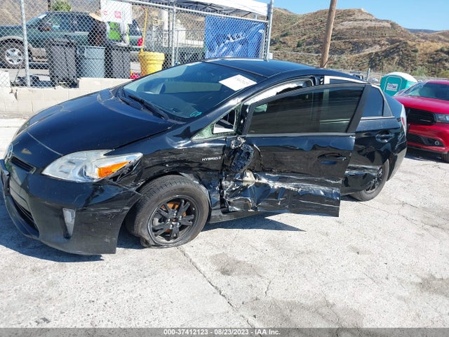 Toyota Prius Four/five/three/one/two 2014 JTDKN3DU1E1822820 Image 2