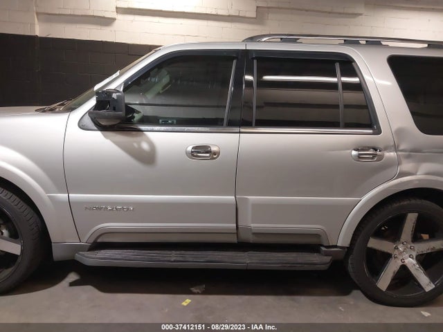 2004 LINCOLN NAVIGATOR LUXURY/ULTIMATE VIN: 5LMFU28R44LJ34181