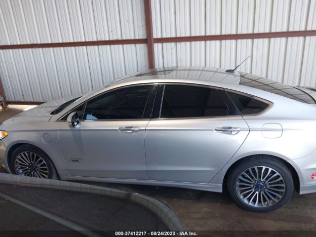 3FA6P0SU5HR380363 Ford Fusion Energi Titanium/platinum