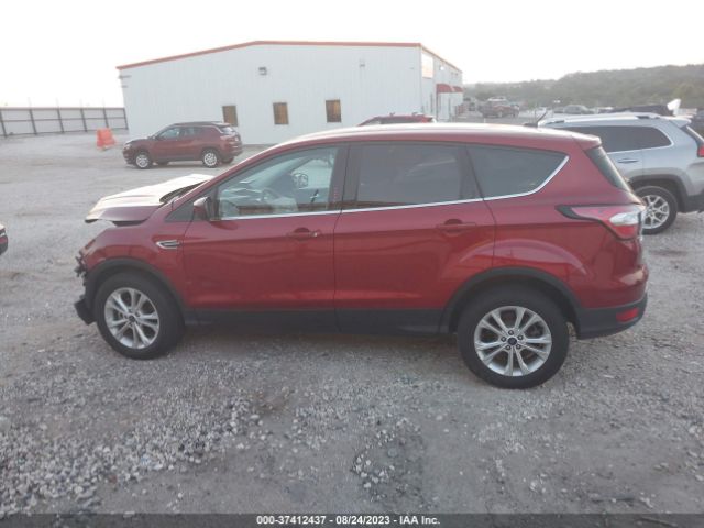 1FMCU0GD2HUC65612 Ford ESCAPE SE