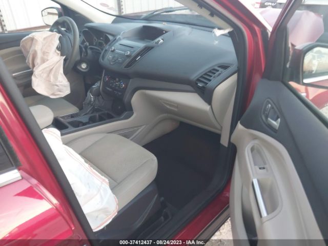 1FMCU0GD2HUC65612 Ford ESCAPE SE