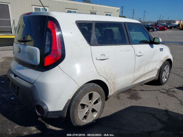KNDJN2A21F7136039 KIA Soul Base