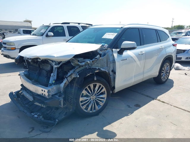 Toyota Highlander Hybrid Platinum 2021 5TDFARAH4MS008136 Image 2