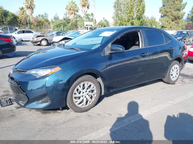 Toyota COROLLA LE 2017 5YFBURHEXHP599394 Image 2