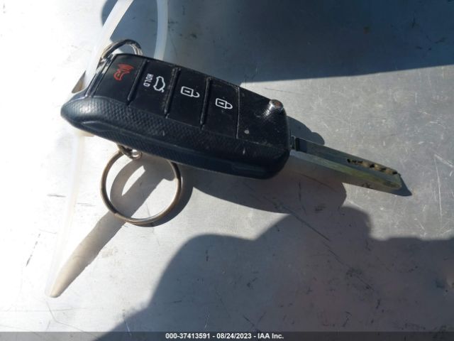 3KPA24AB1KE246197 KIA RIO S