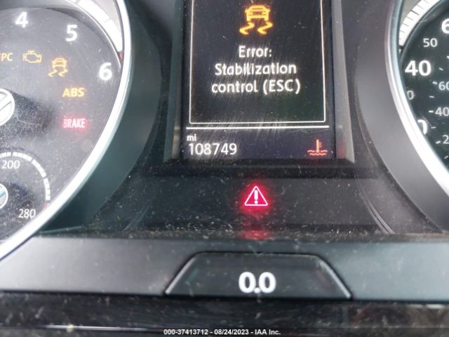 WVWUF7AU2GW208687 Volkswagen Golf R 4-door