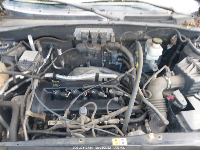 2005 FORD ESCAPE XLS VIN: 1FMYU02Z35KD29575