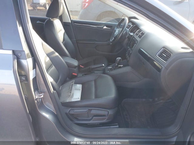 3VWLA7AJ2FM318442 Volkswagen Jetta Sedan 2.0l Tdi Sel