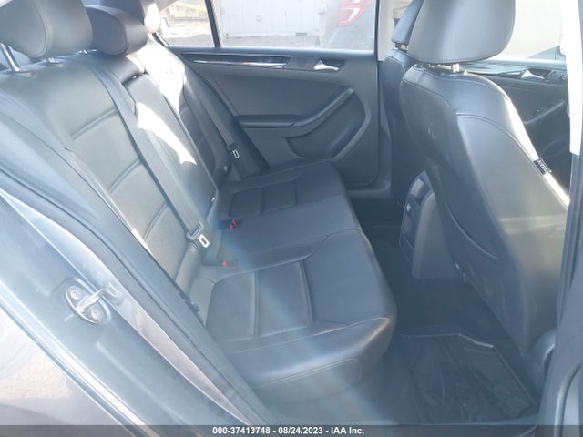 3VWLA7AJ2FM318442 Volkswagen Jetta Sedan 2.0l Tdi Sel