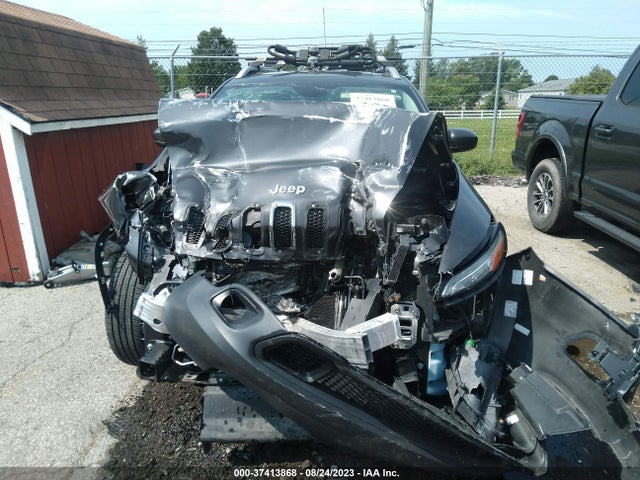 1C4PJLCB4GW107893 Jeep Cherokee Latitude