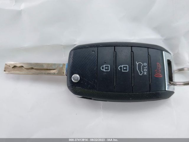 5XYPGDA53GG177724 KIA SORENTO LX