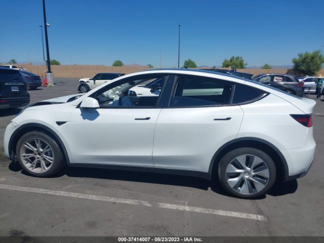 5YJYGDEE8MF086207 Tesla Model Y Long Range