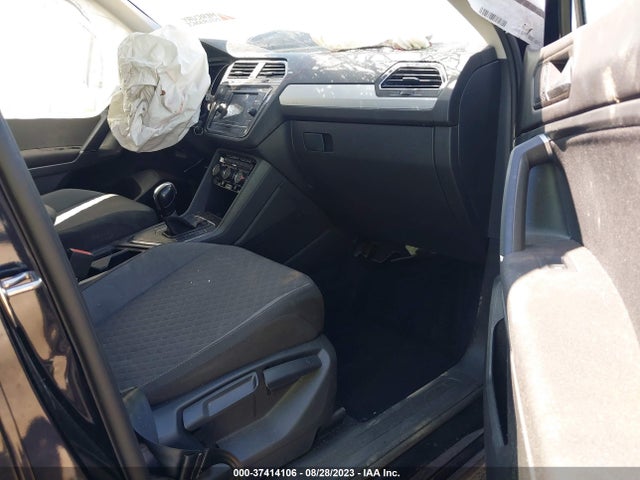 3VV1B7AXXJM095623 Volkswagen TIGUAN S