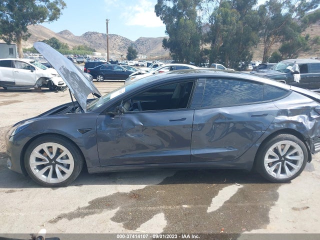2022 Tesla 3, VIN: 5YJ3E1EB3NF363495