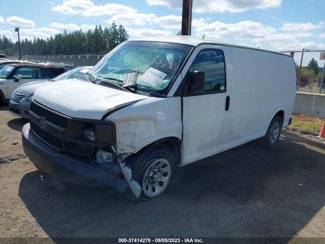 Chevrolet EXPRESS CARGO VAN 2014 1GCSGAFX8E1154102 Image 2