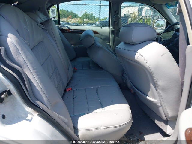 2000 LINCOLN TOWN CAR SIGNATURE VIN: 1LNHM82W4YY769505