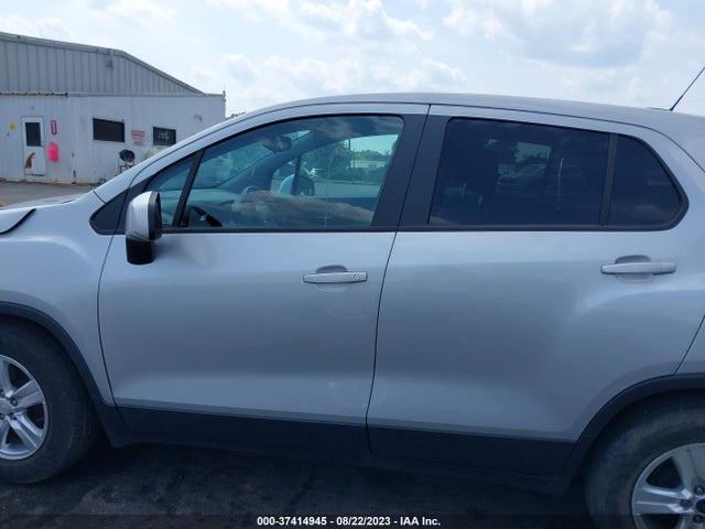 Chevrolet TRAX LS 2019 3GNCJKSB3KL320981 Image 14