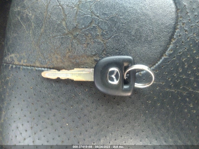 2005 MAZDA MAZDA3 S VIN: JM1BK143751307664