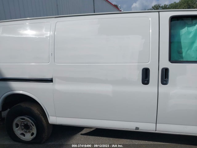 Chevrolet EXPRESS CARGO VAN 2020 1GCWGAF15L1258105 Image 13