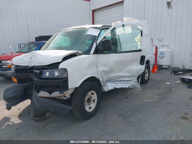 Chevrolet EXPRESS CARGO VAN 2020 1GCWGAF15L1258105 Image 2