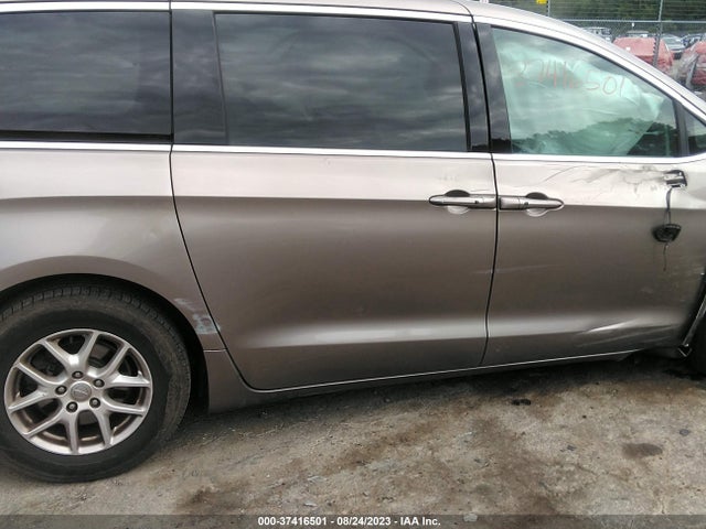 2C4RC1DG1HR635788 Chrysler Pacifica Touring