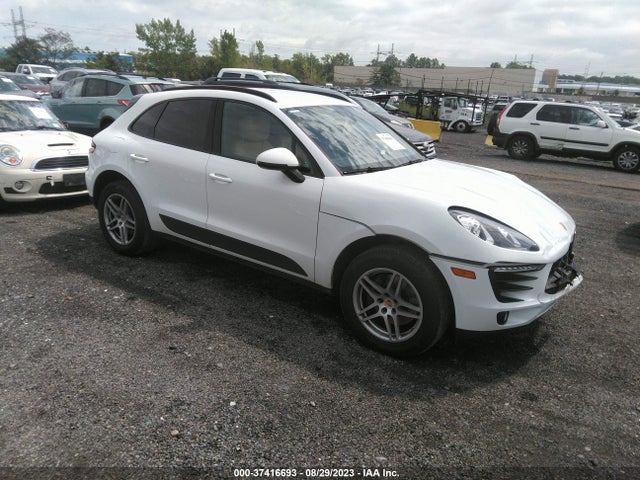 2018 PORSCHE MACAN WP1AA2A53JLB02835 Photo 0
