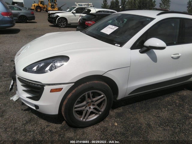 2018 PORSCHE MACAN WP1AA2A53JLB02835 Photo 1