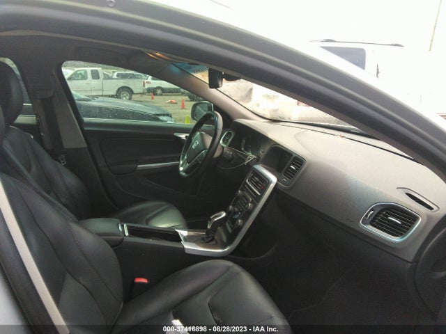 2015 Volvo V60, VIN: YV140MEB4F1207538
